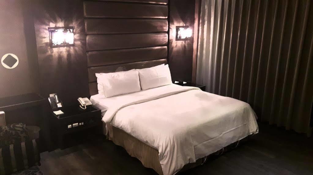 The Riverside Hotel Fashion Kaohsiung Exterior foto