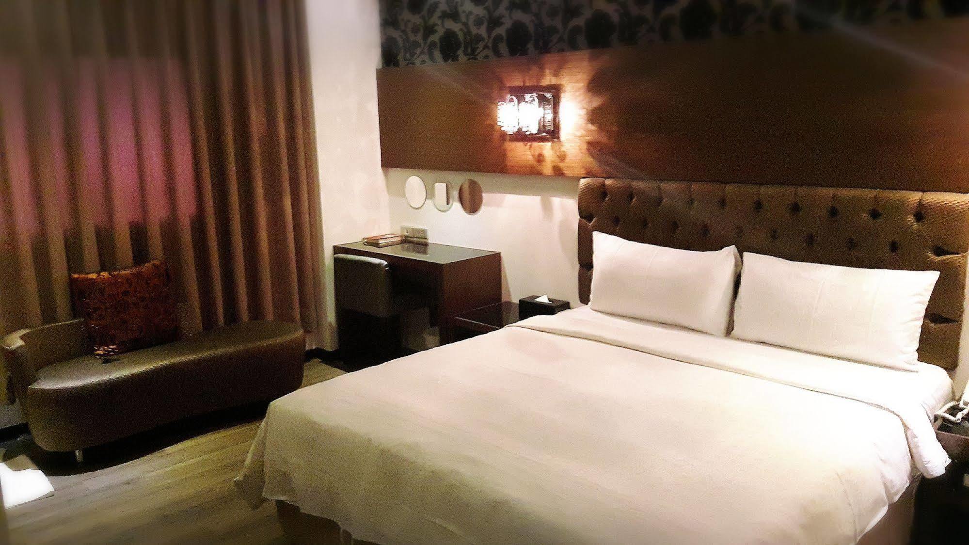 The Riverside Hotel Fashion Kaohsiung Exterior foto